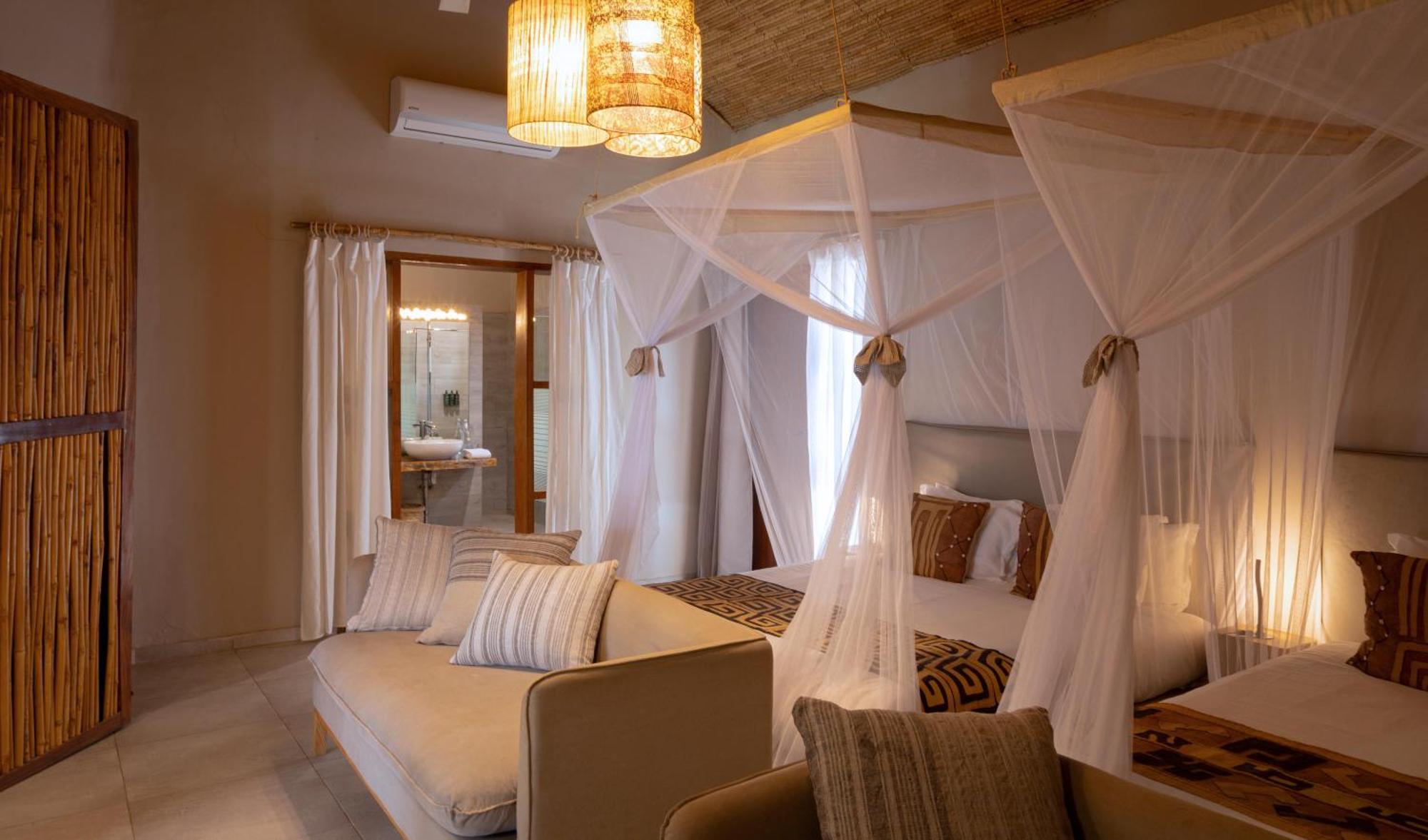 Les Paletuviers Hotel Toubakouta Bagian luar foto