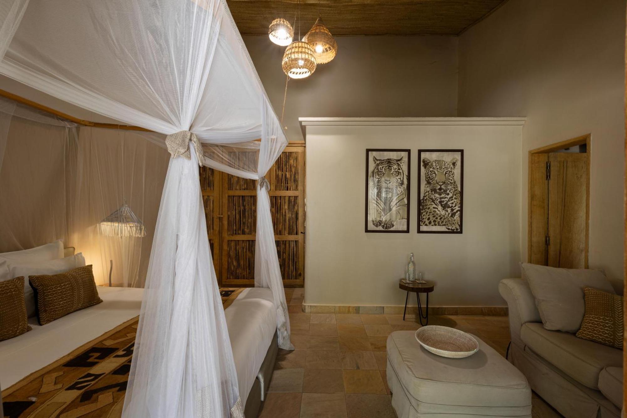 Les Paletuviers Hotel Toubakouta Bagian luar foto