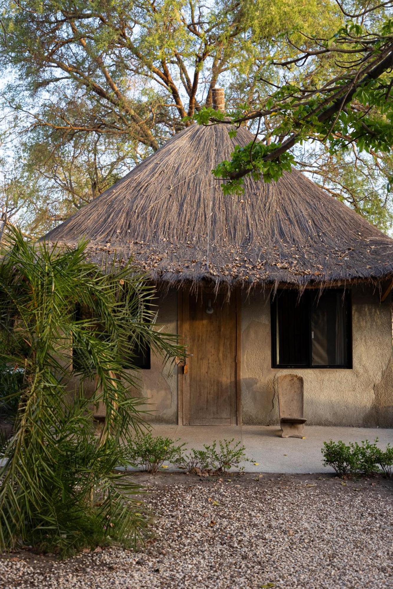 Les Paletuviers Hotel Toubakouta Bagian luar foto